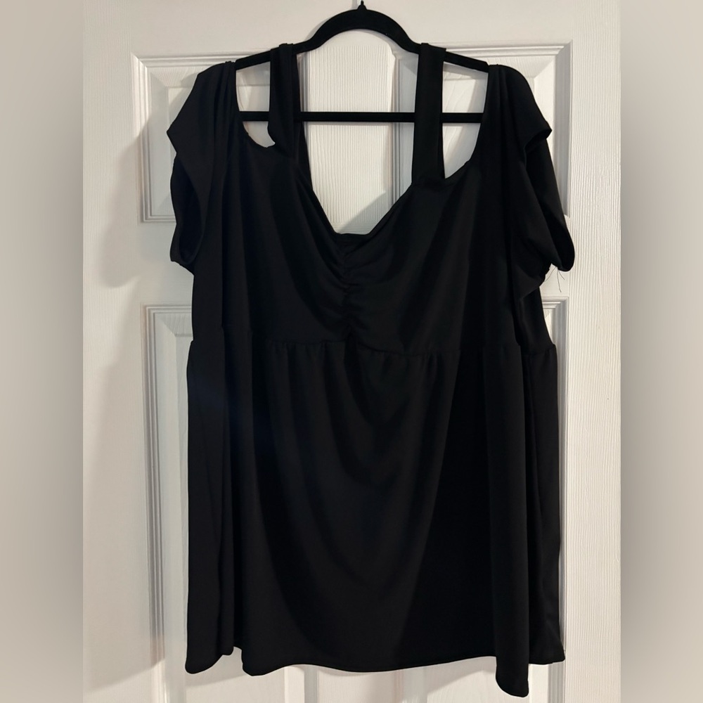 BNWT MOIETY TANK TOP WITH COLD SHOULDER SIZE 3X